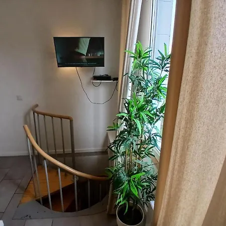Quiet Air-conditioned Διαμέρισμα Ναρμπόν